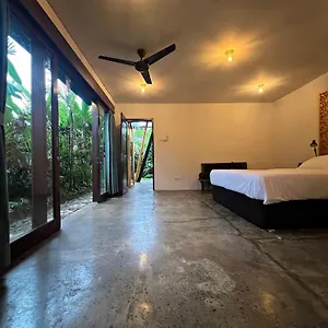 Joyously Raw - Free Upgrade Subject To Availability Couette-café Ubud